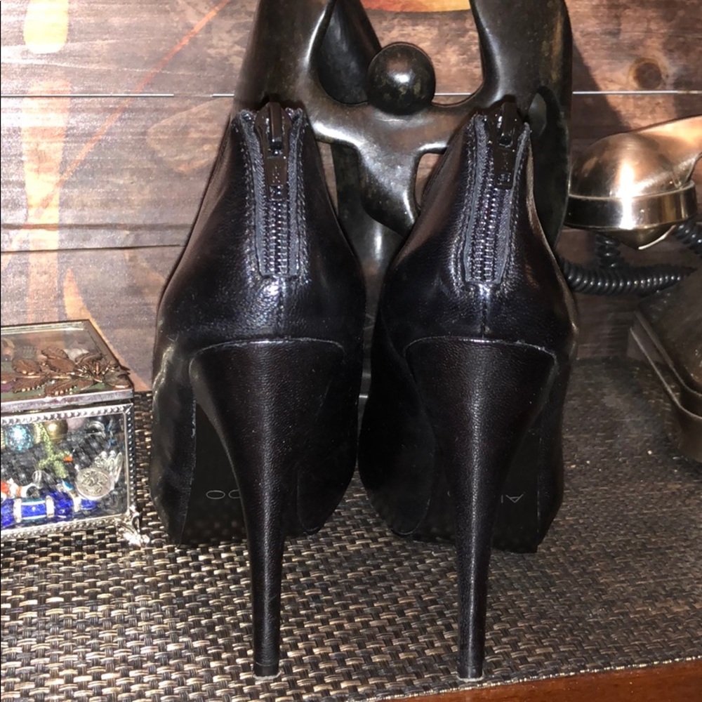 Comfy, Sexy dress up or down heels - Picture 2 of 7